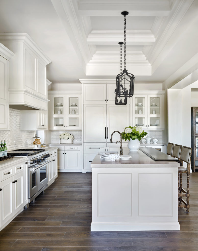 15 Kitchen Decor Ideas With Farmhouse Style - The Unlikely Hostess