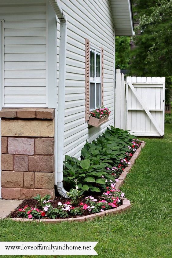 flower bed idea for side yard