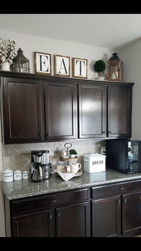 10 Ways to Style Farmhouse Decor Above Kitchen Cabinets