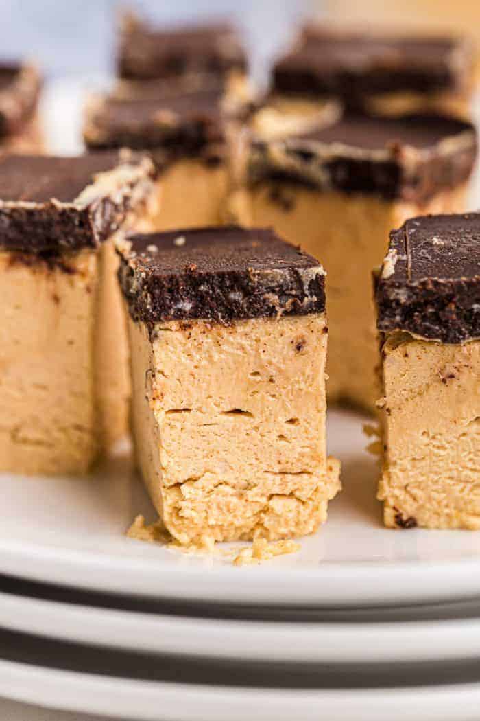 Keto Peanut Butter Dessert, Peanut Butter Keto Dessert, Keto Peanut Butter Bar with Cream Cheese, Peanut Butter Low Carb Dessert, Keto Peanut Butter Cheesecake Bars