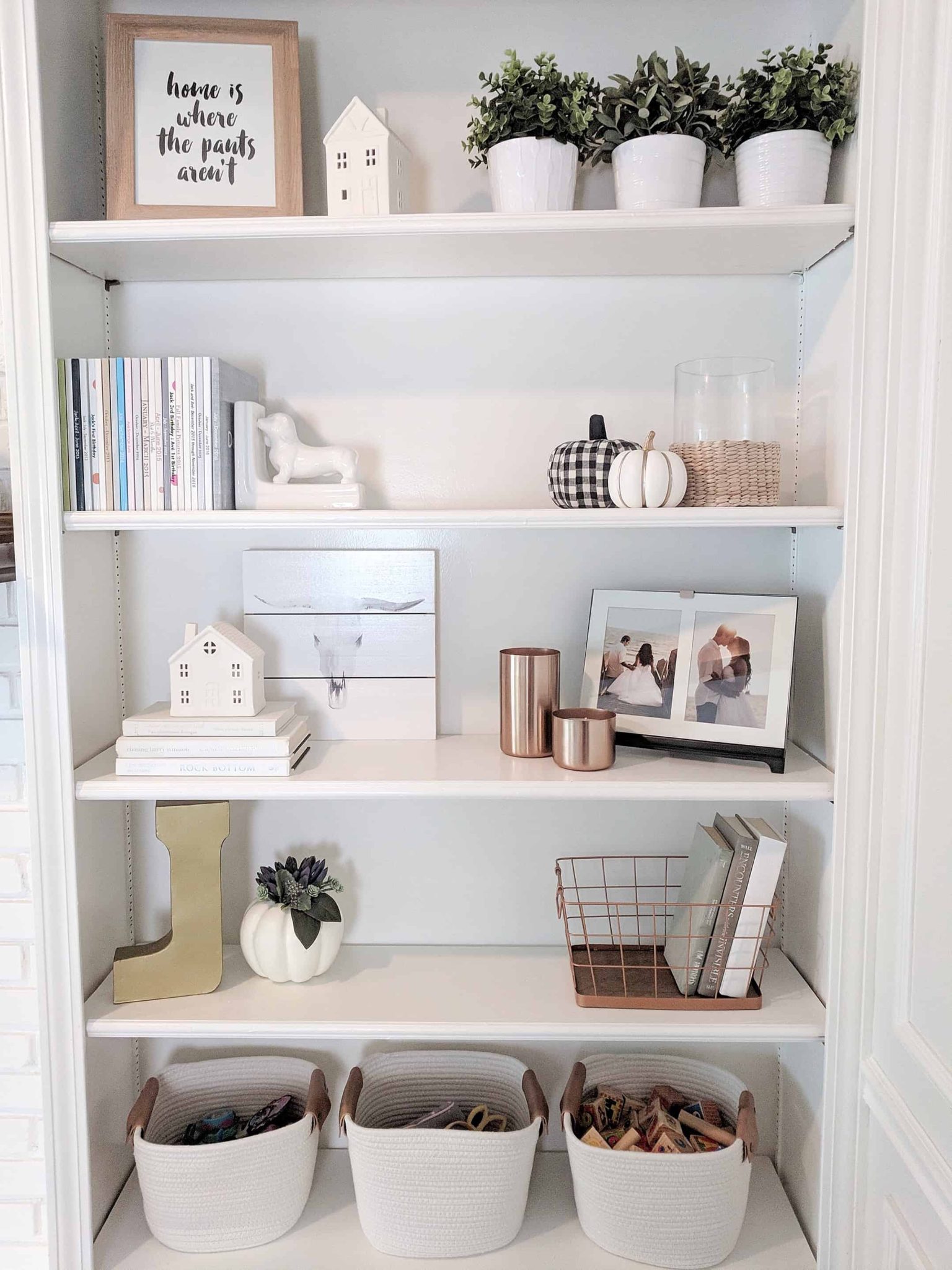 20 Farmhouse Shelf Decor Ideas - How To Style Them Like A Pro - The