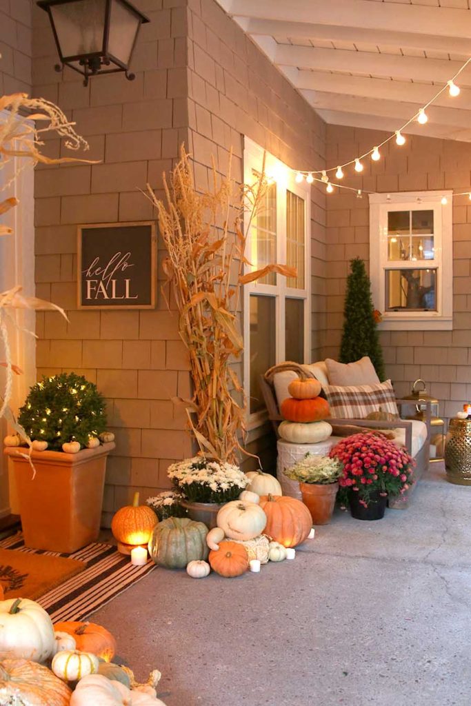 20 Cozy Outdoor Decor Ideas For Fall Front Porches - The Unlikely Hostess