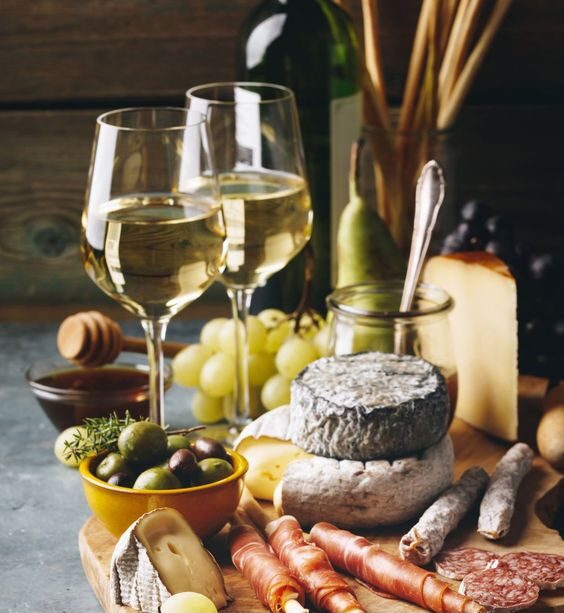 wine pairings for charcuterie boards