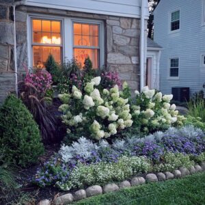 15 Stunning Landscaping Ideas For The Front Of The House - The Unlikely ...