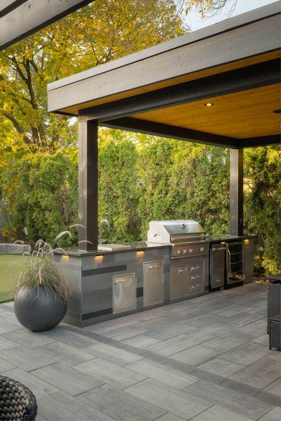 Outdoor Kitchen