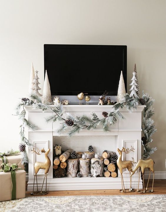 Living Room Christmas Decor Idea