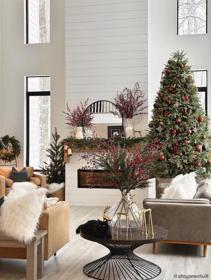 40 Dazzling DIY Christmas Decor Ideas For The Home - The Unlikely Hostess