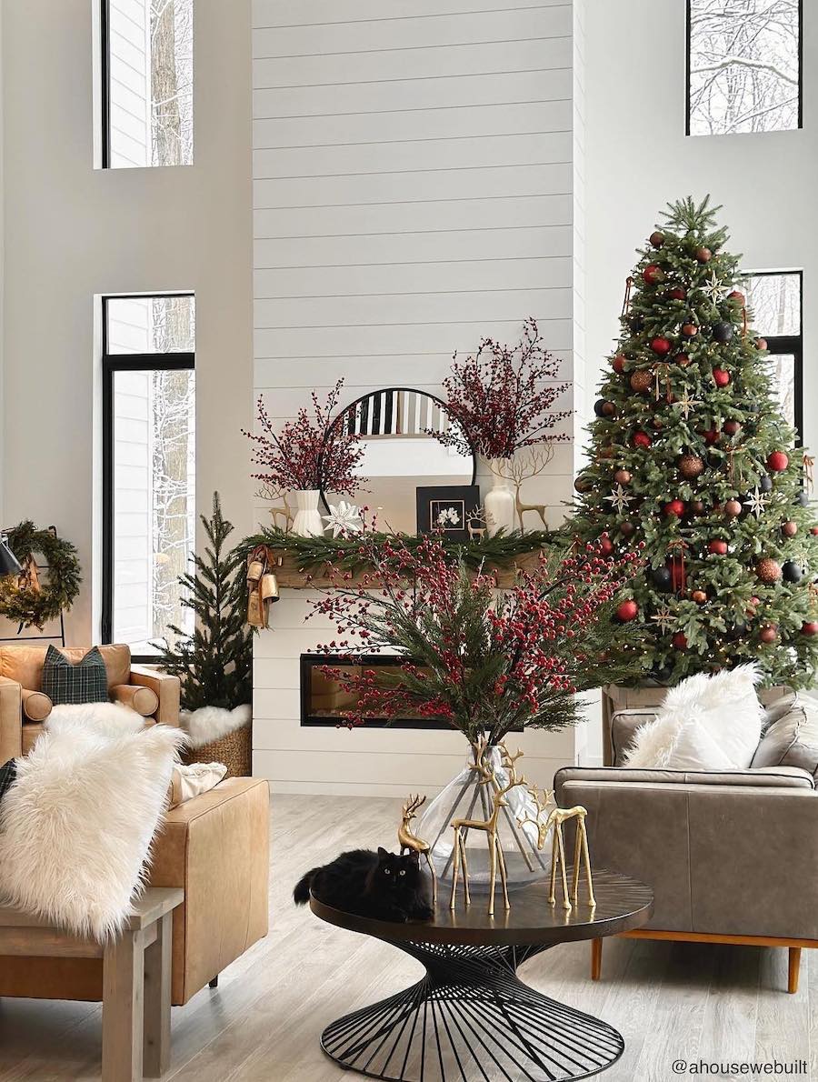 40 Dazzling DIY Christmas Decor Ideas For The Home - The Unlikely Hostess