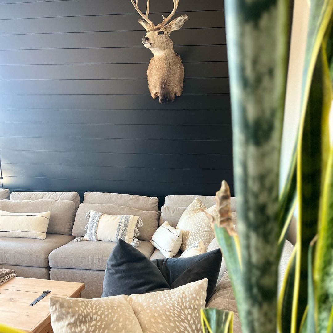 26 Stunning Above The Couch Wall Decor Ideas Perfect For Your Living ...