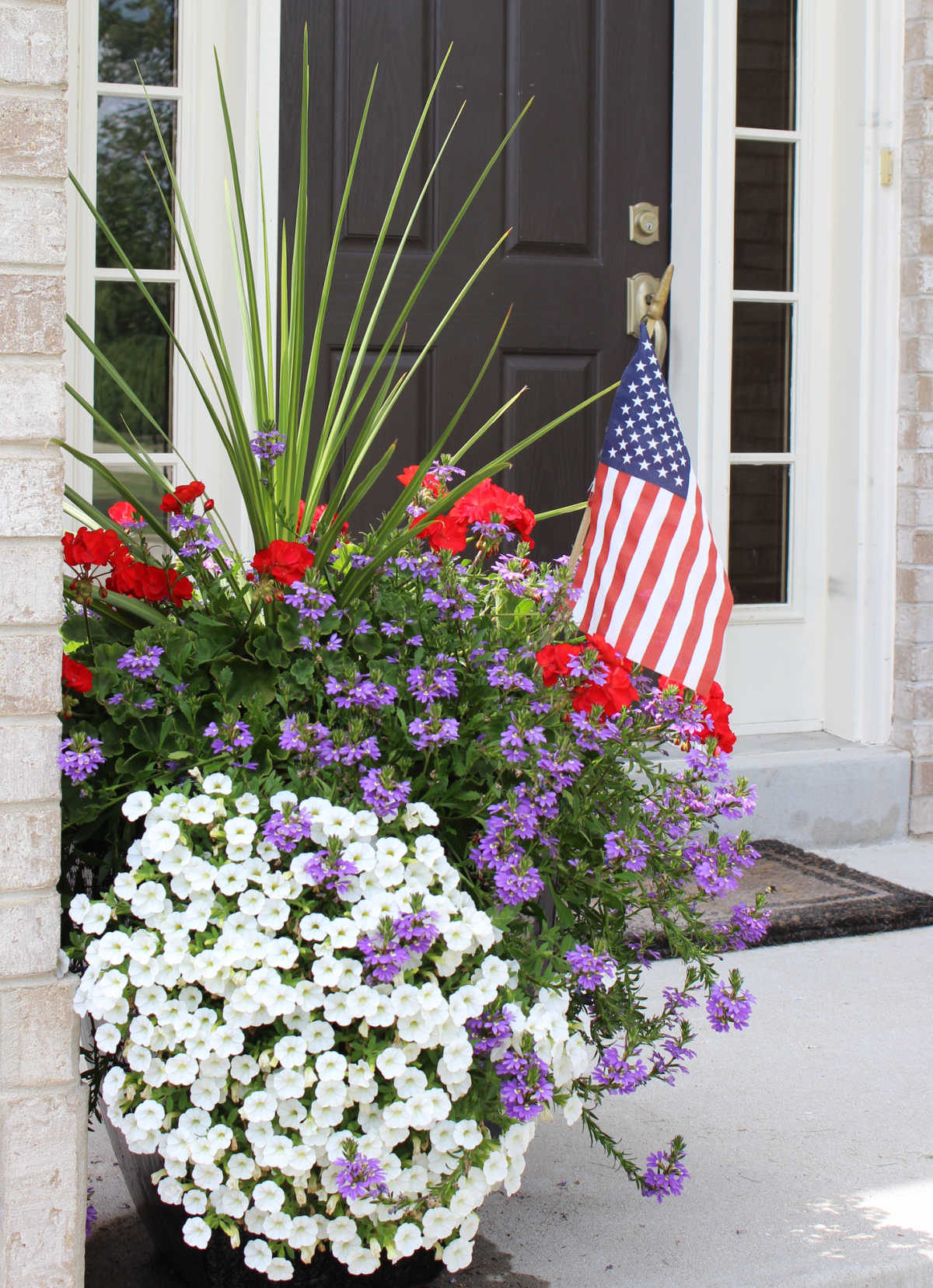 30 Gorgeous Flower Pot Ideas For Your Front Porch - The Unlikely Hostess