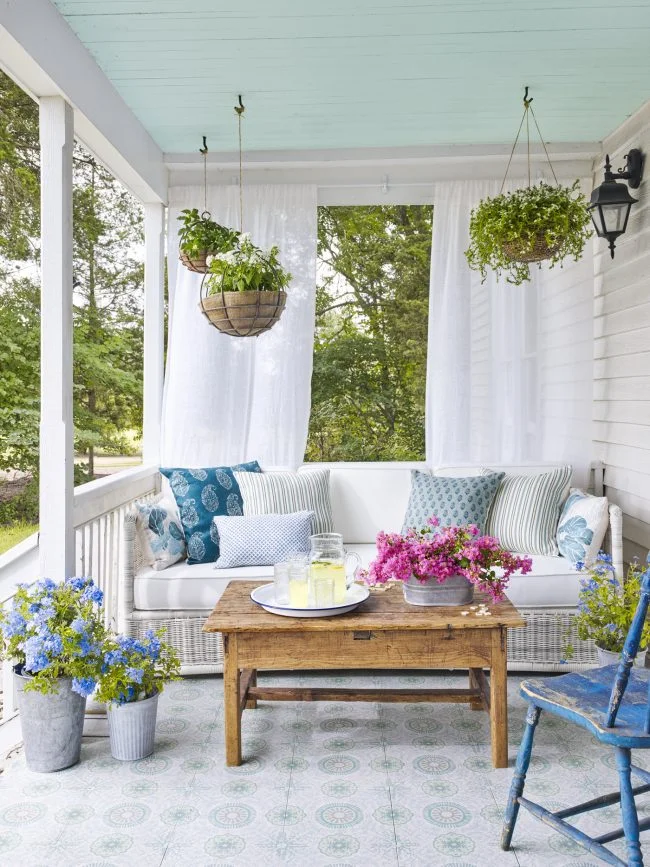 summer front porch decor