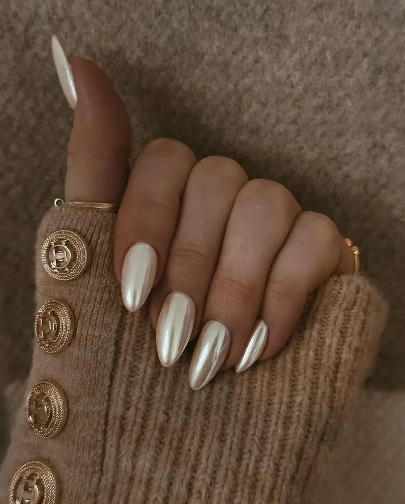 old money nail design idea