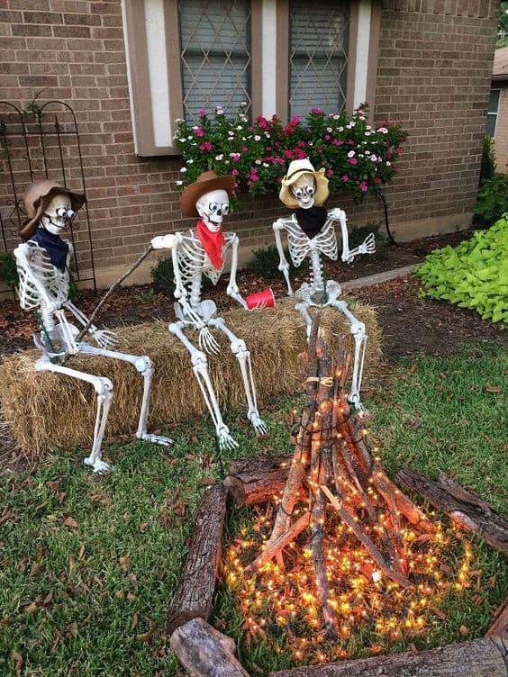 Halloween skeletons funny yard