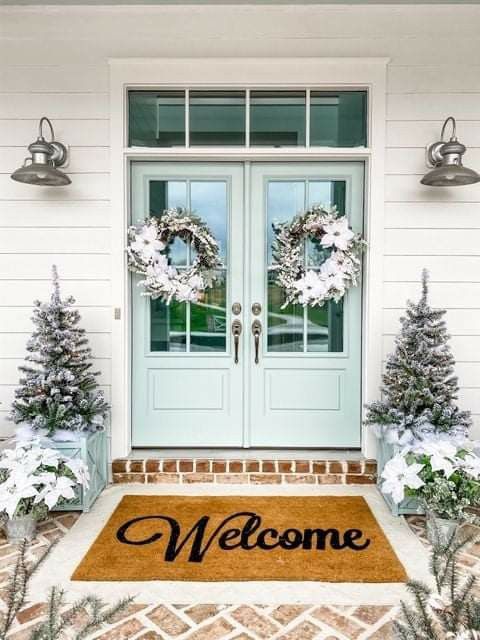 Winter porch decorating